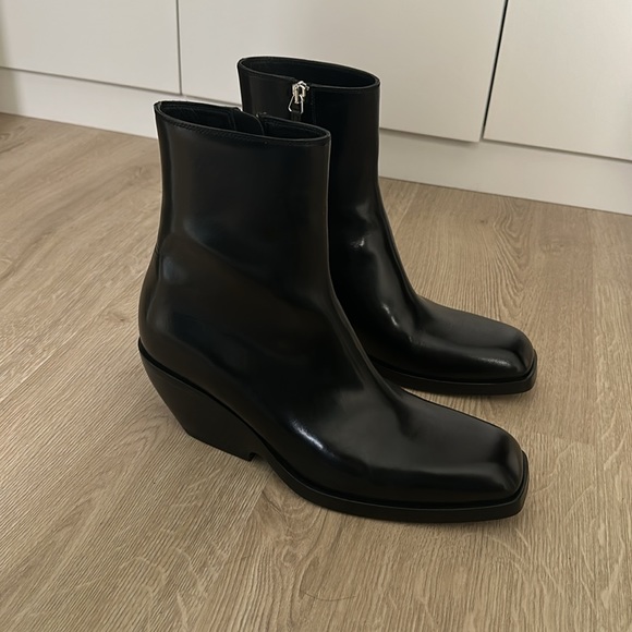 Khaite Hooper Boot Size 40 New - Picture 2 of 5